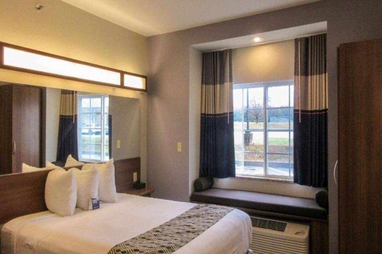 Quality Inn & Suites Caldwell I-77 Bagian luar foto