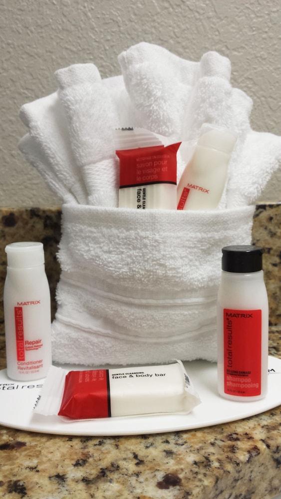 Quality Inn & Suites Caldwell I-77 Bagian luar foto
