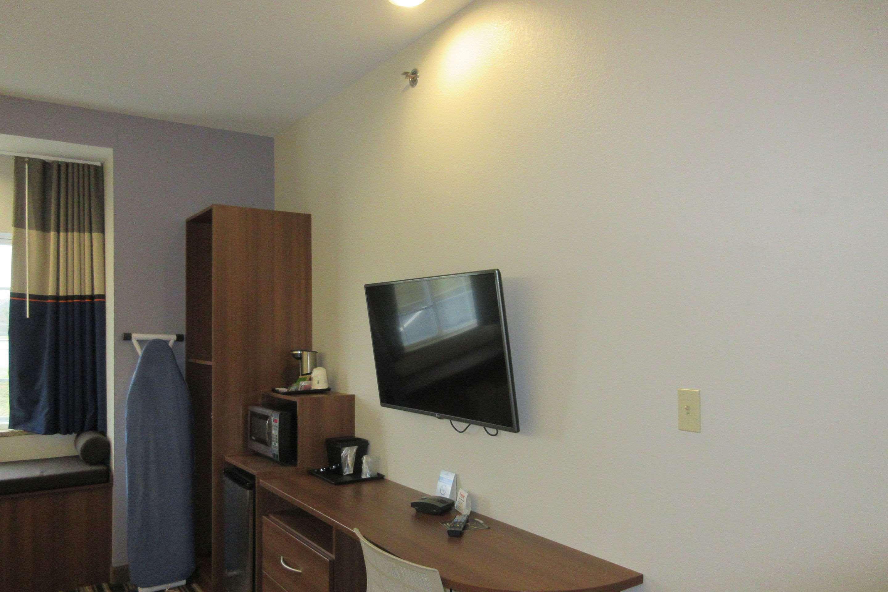 Quality Inn & Suites Caldwell I-77 Bagian luar foto