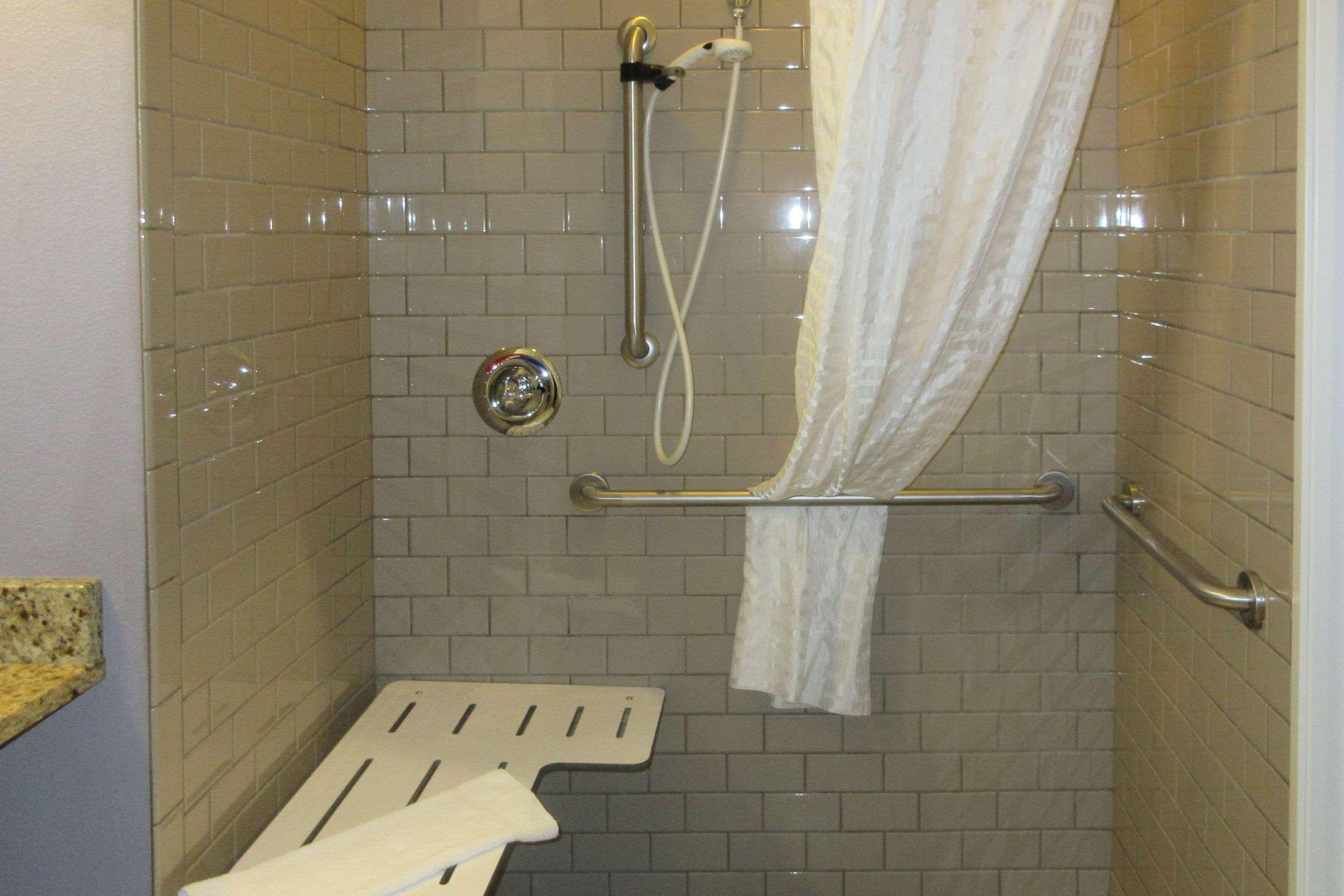 Quality Inn & Suites Caldwell I-77 Bagian luar foto