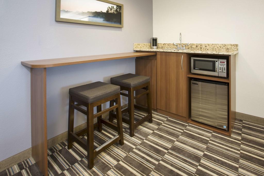 Quality Inn & Suites Caldwell I-77 Bagian luar foto