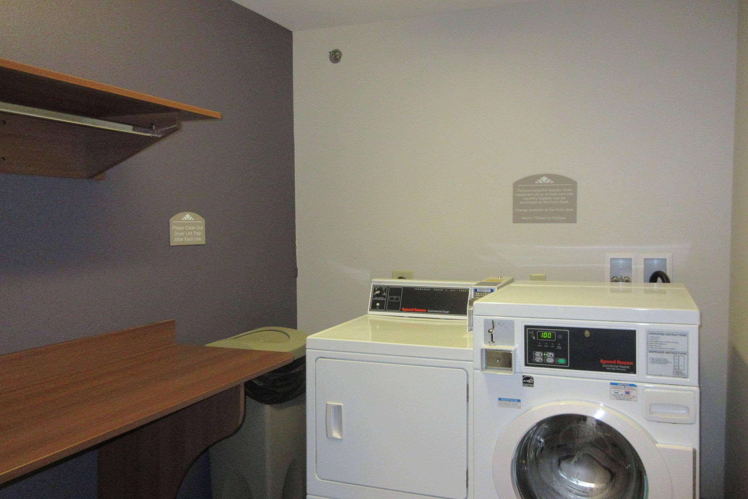 Quality Inn & Suites Caldwell I-77 Bagian luar foto