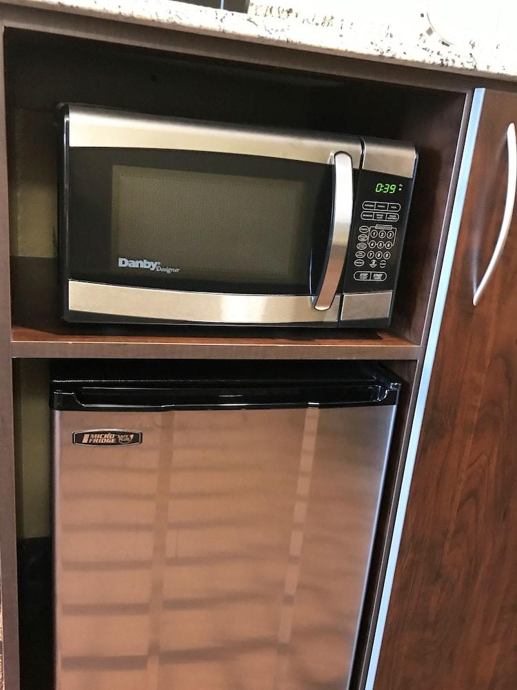 Quality Inn & Suites Caldwell I-77 Bagian luar foto