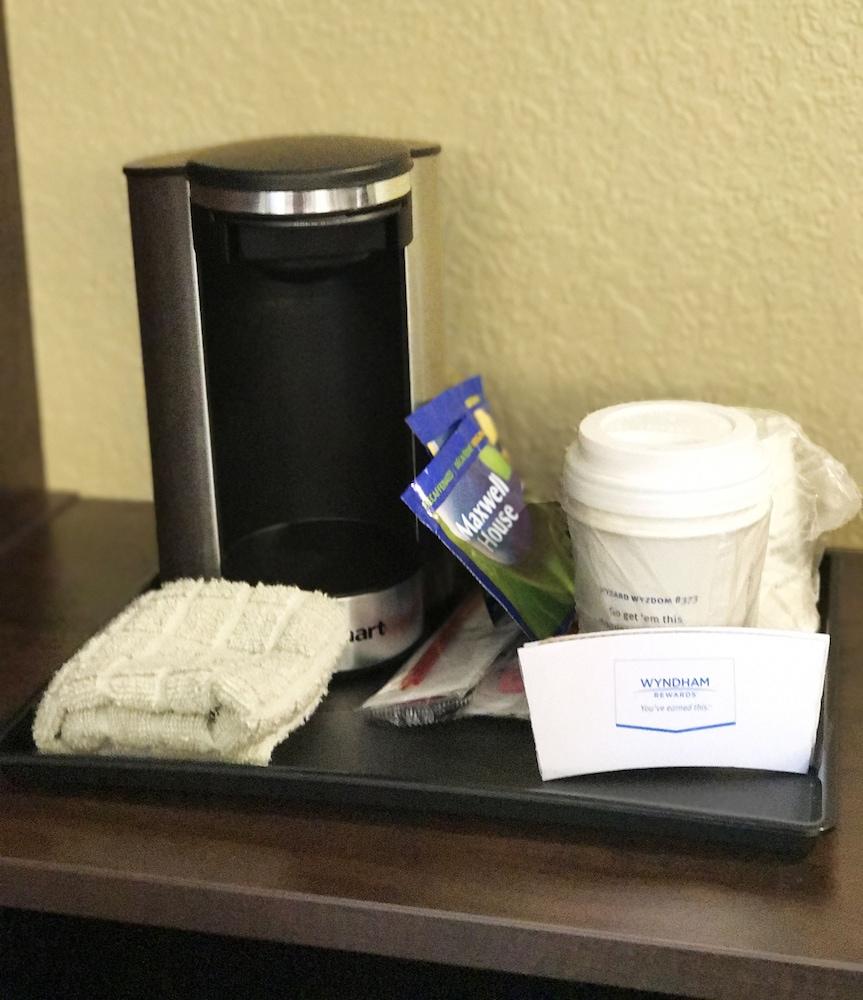 Quality Inn & Suites Caldwell I-77 Bagian luar foto
